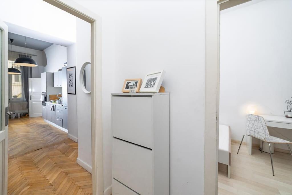 Cityscape Budget Mosonyi Apartment